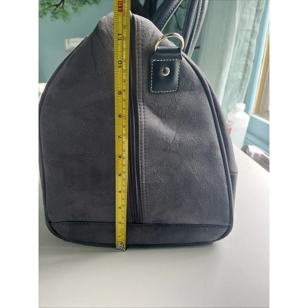 New London Fog Carry On 20
